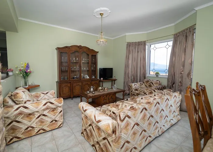 Vintage דירה מונמבאסיה